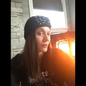 Pearl Bow Ear Warmer